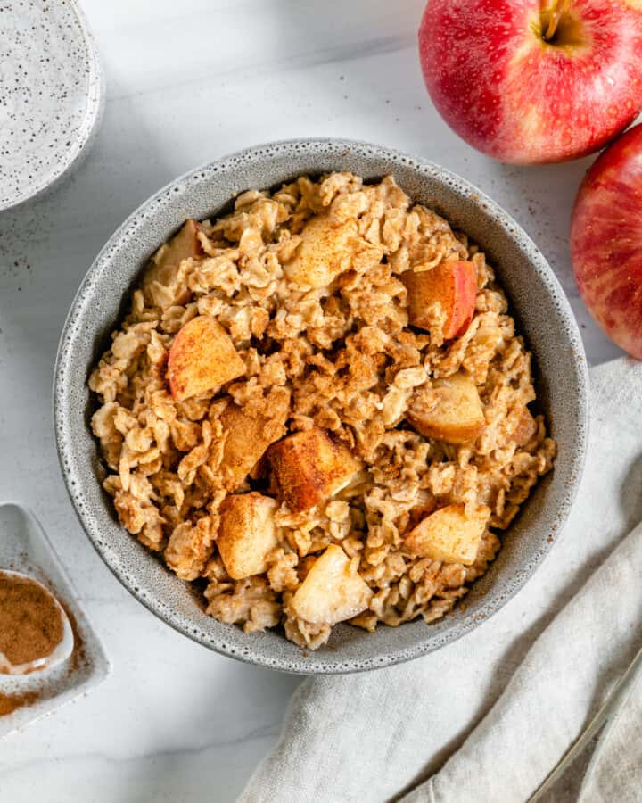Apple Cinnamon Oatmeal PlantBased on a Budget