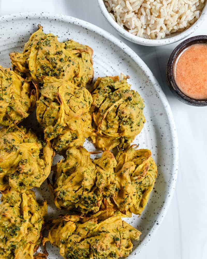 completed broccoli and onion pakora plated