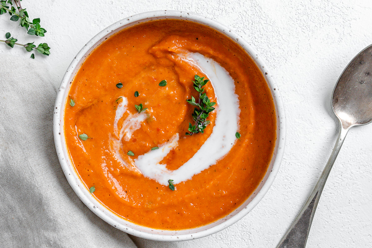 Vegan Tomato Bisque with Thyme 