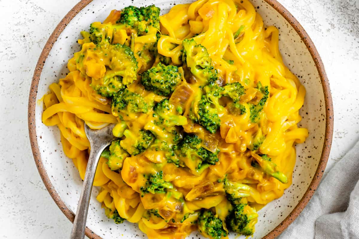 https://plantbasedonabudget.com/wp-content/uploads/2018/10/Butternut-Squash-Sauce-and-Roasted-Veggies-Plant-Based-on-a-Budget-14.jpg