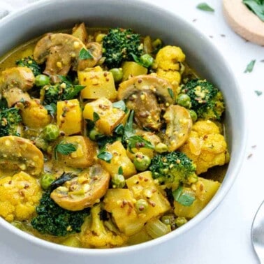 Perfect Potato and Pea Coconut Curry Plant Based on a Budget 6