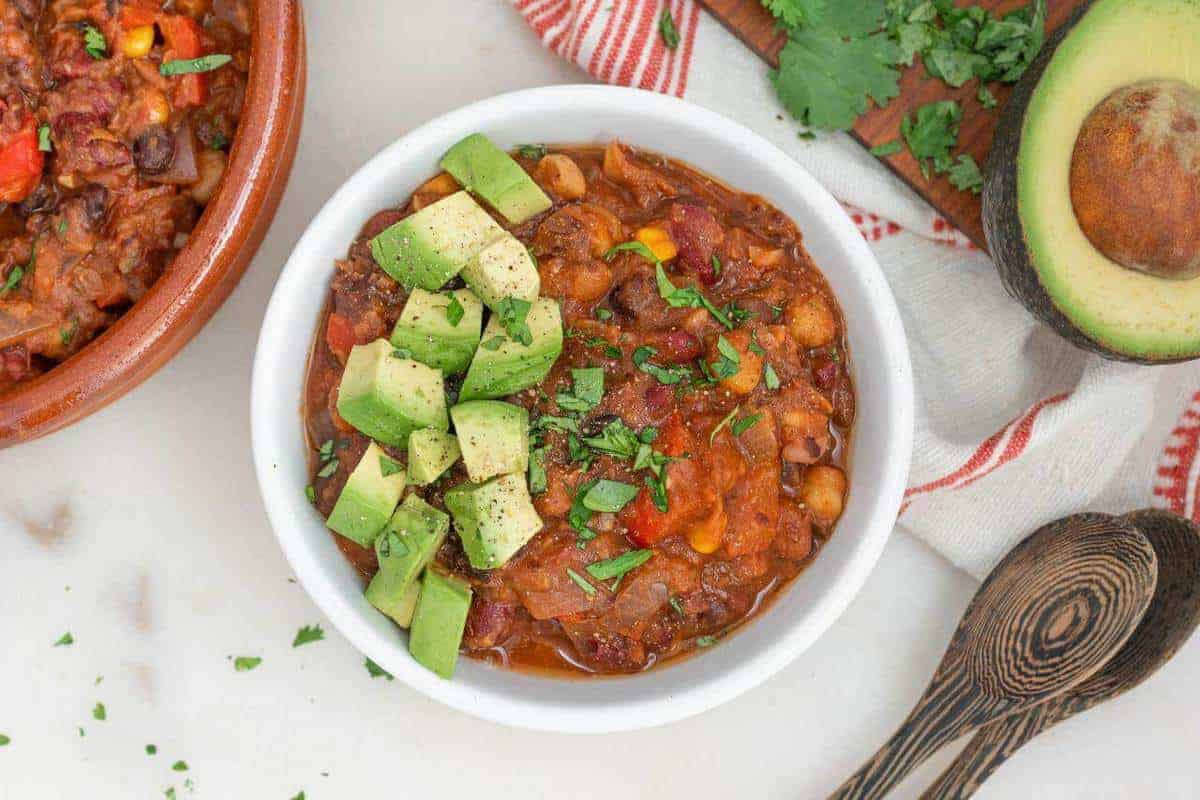 Crockpot Four Bean Chili | Plant-Based on a Budget | #chili #beans #crockpot #instant #pot #vegan #dinner #plantbasedonabudget