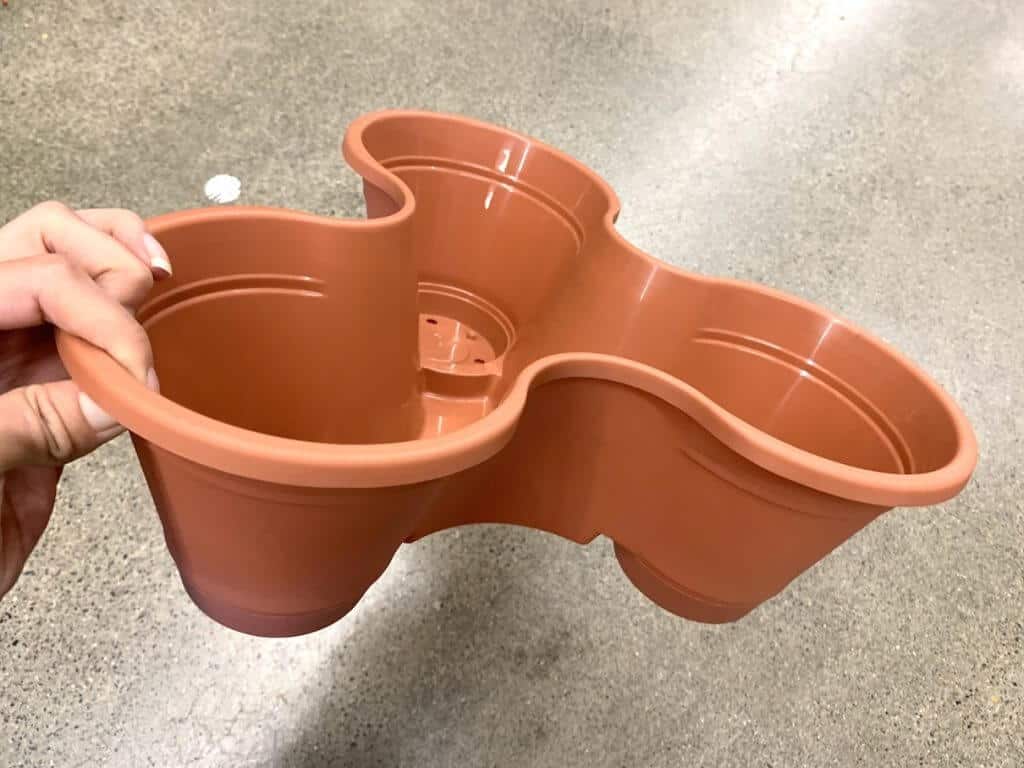 A planter of three circles joined together.