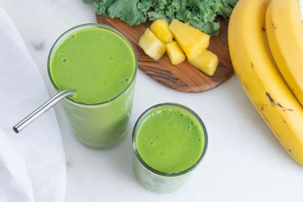 Kale Pineapple Smoothie | Plant-Based on a Budget | #smoothie #kale #pineapple #tropical #vegan #breakfast #plantbasedonabudget