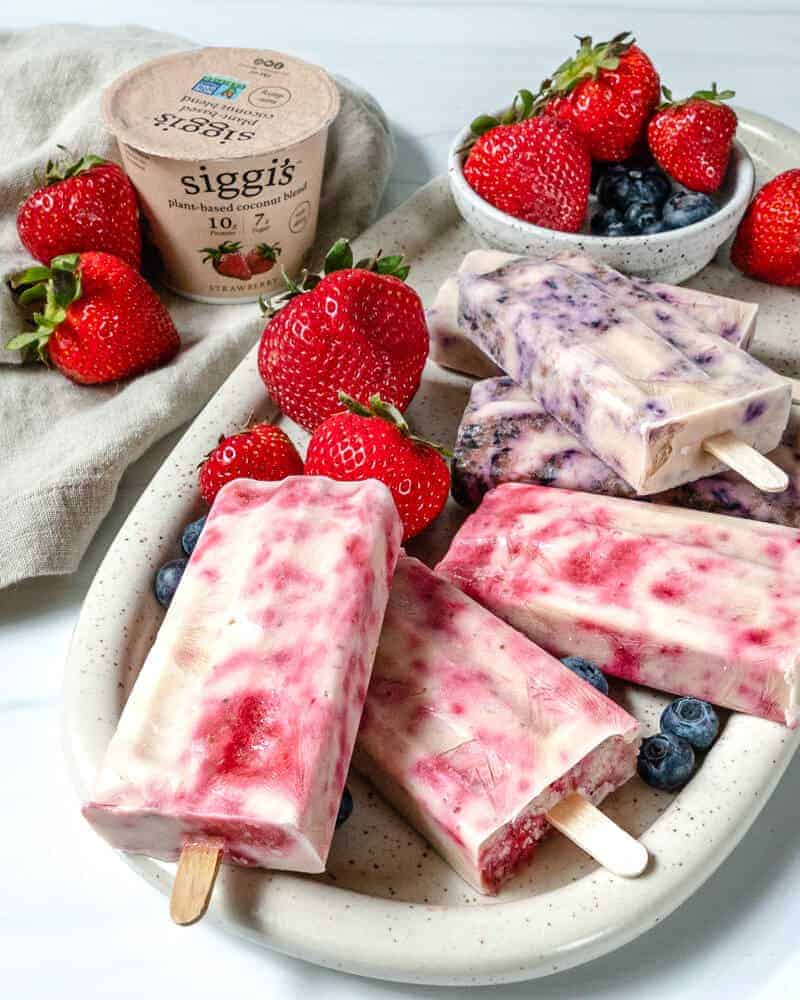 Siggis Popsicle Strawberry Blueberry Plant Based on a Budget 4