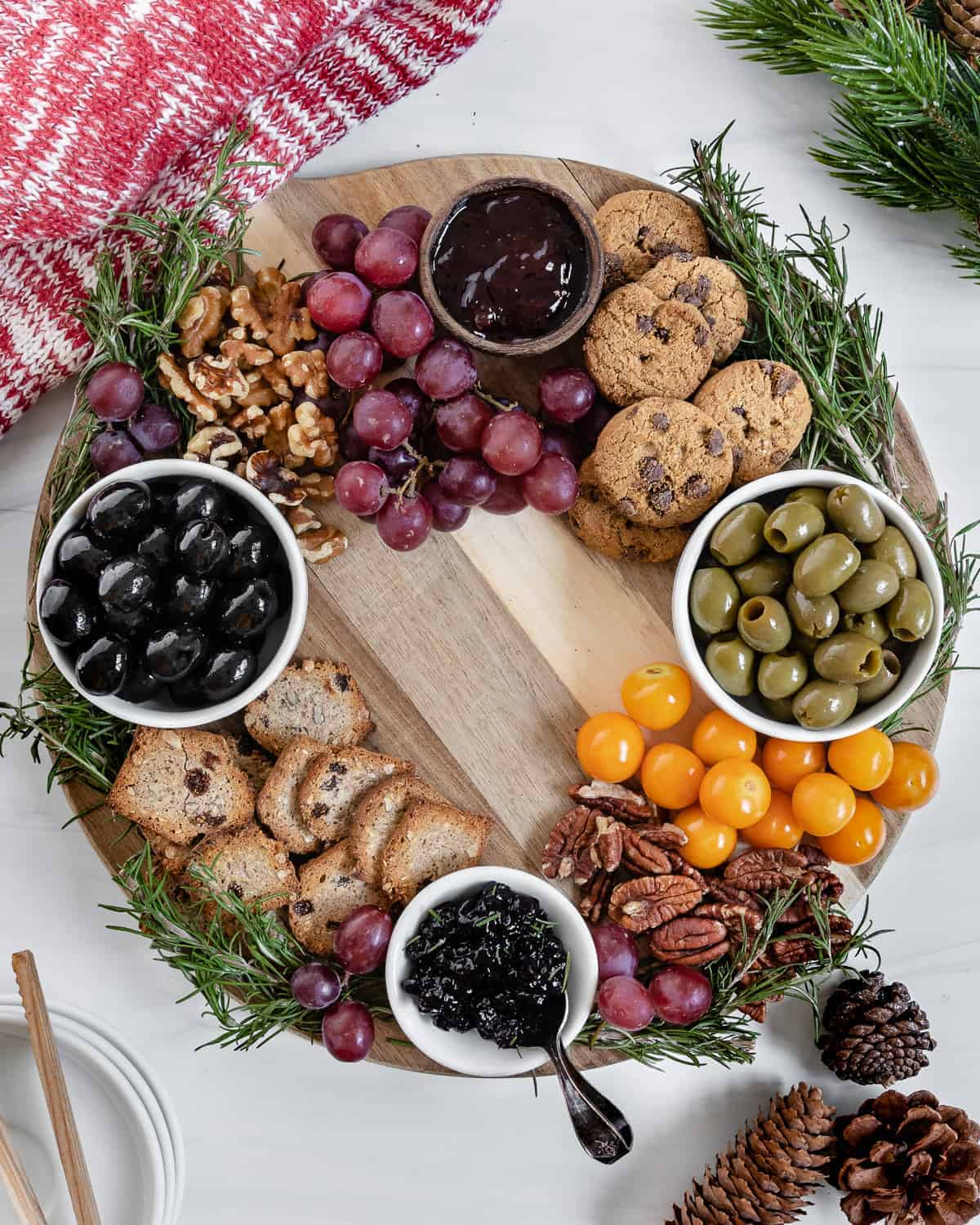 Christmas Wreath Charcuterie Board 