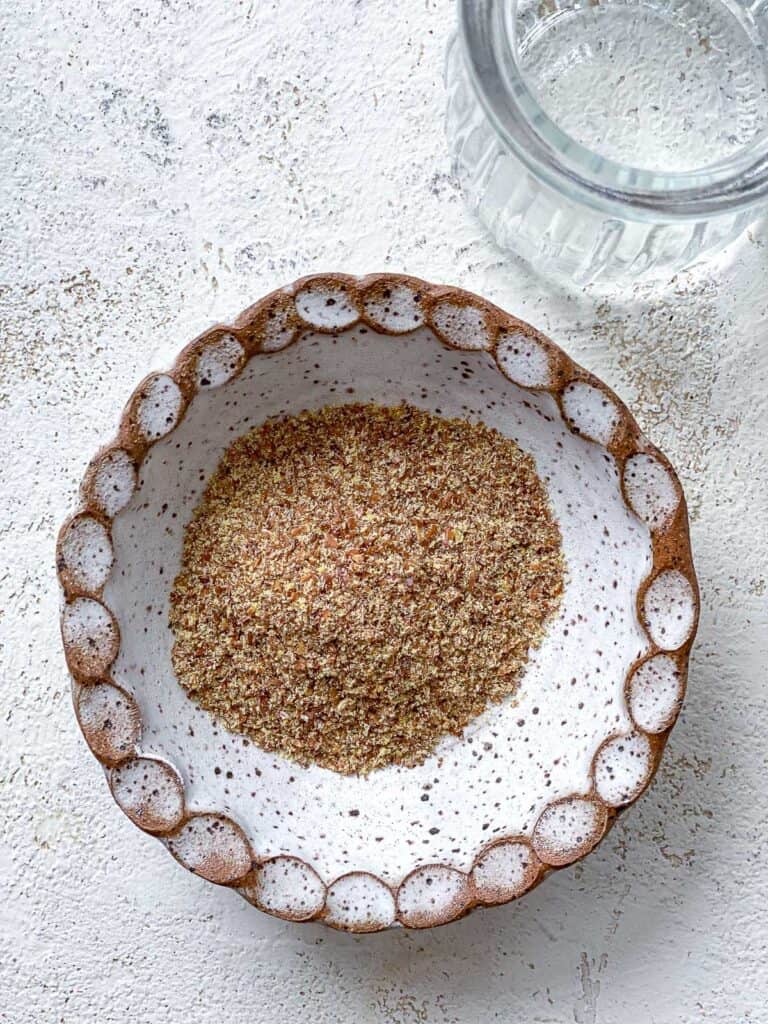 flaxseed in bowl