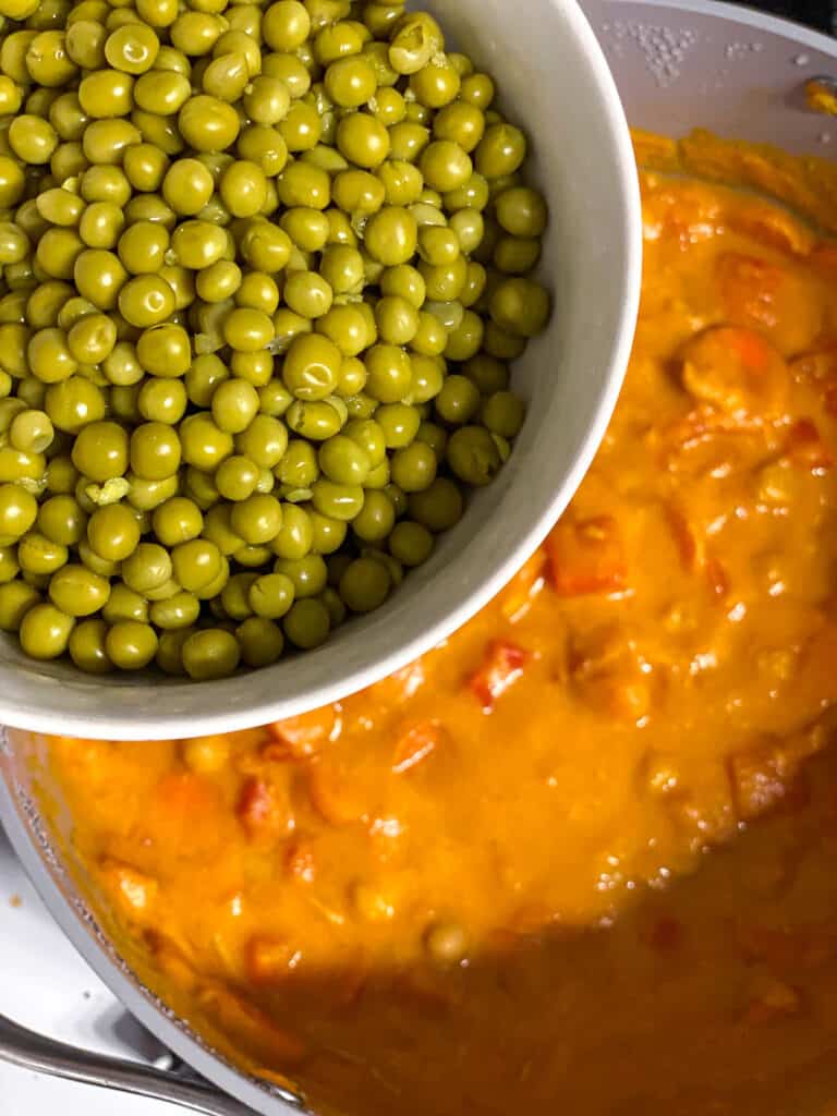 process s،t of peas being added to ،