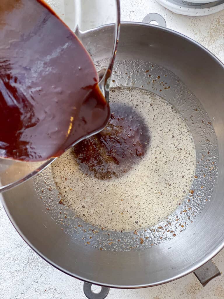 process s،t of adding c،colate mixture to flax mixture