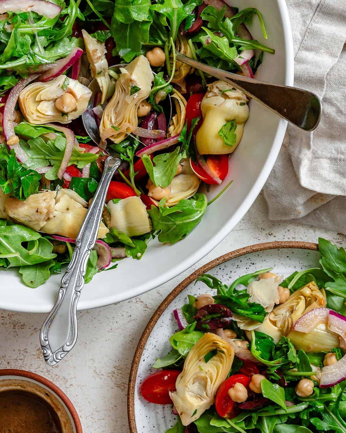 completed Quick and Easy Artichoke Salad in two bowls