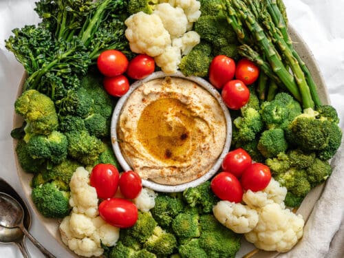 https://plantbasedonabudget.com/wp-content/uploads/2023/12/Holiday-Wreath-Vegetable-Tray-Plant-Based-on-a-Budget-16-500x375.jpg