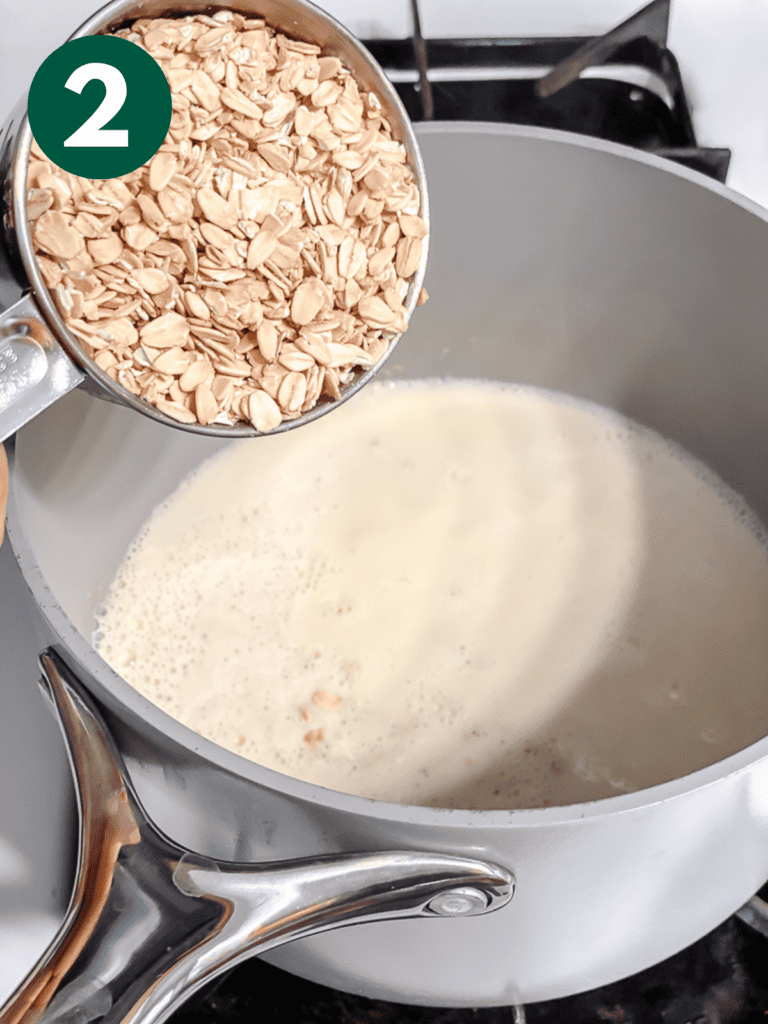 process s،t s،wing oatmeal being added to ،
