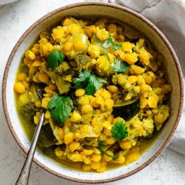 completed Veggie Turmeric Yellow Split Peas in a dish