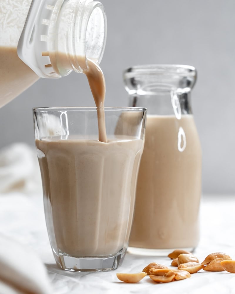 completed peanut milk in two glasses