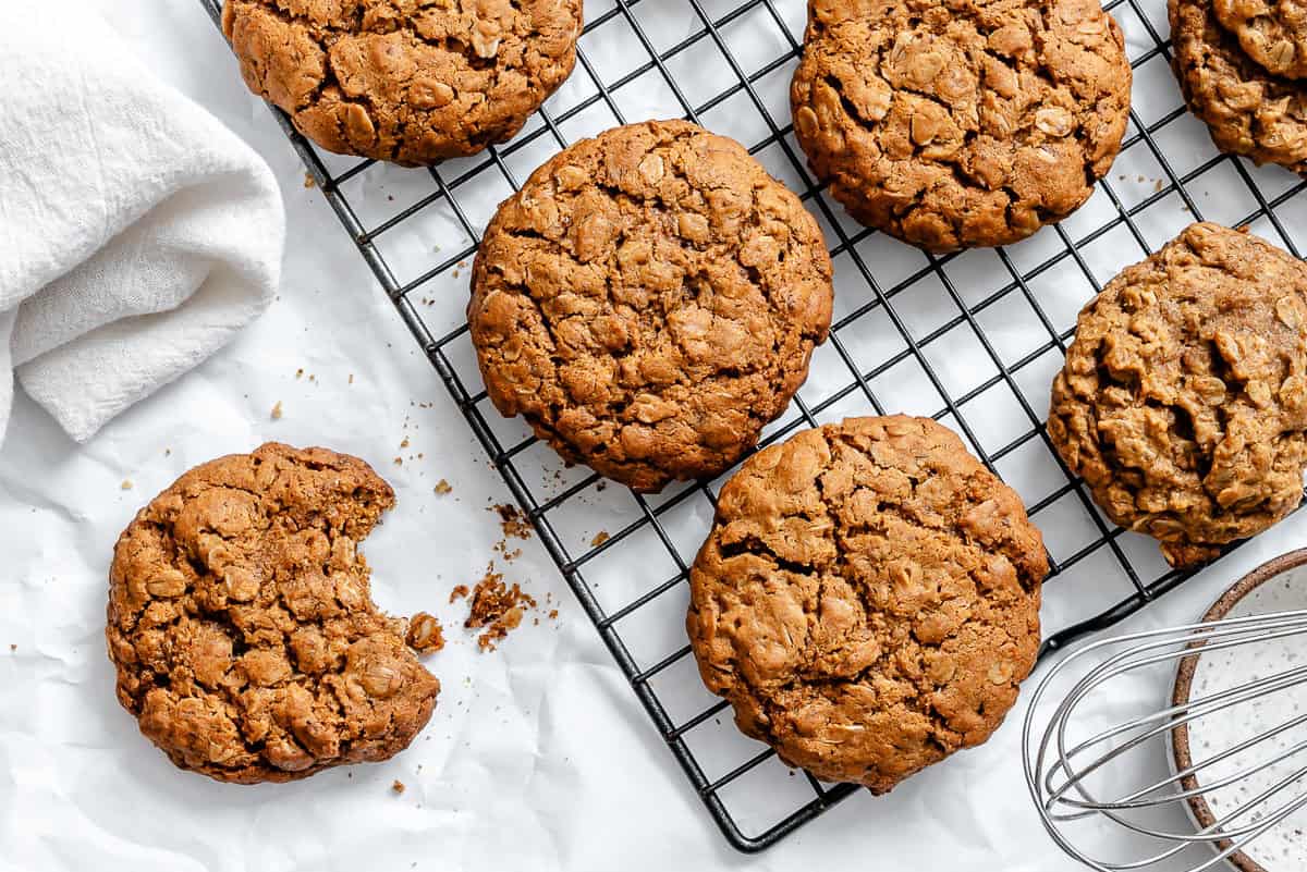 Gingerbread Oatmeal Cookies