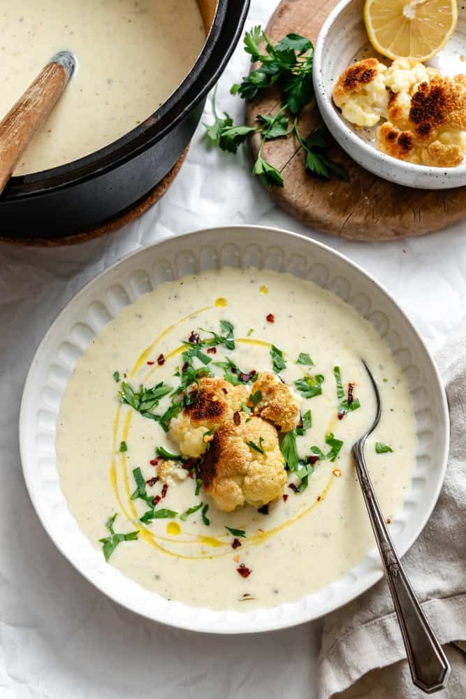 completed Roasted Cauliflower Soup in a bowl
