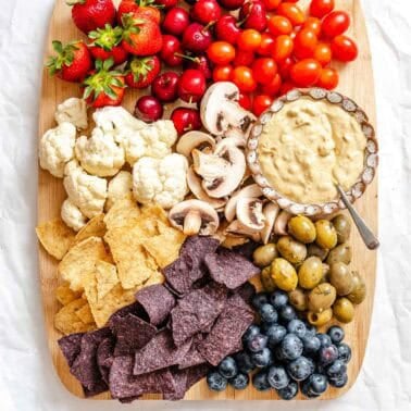 Completed 4th of July Charcuterie Board on a serving platter.